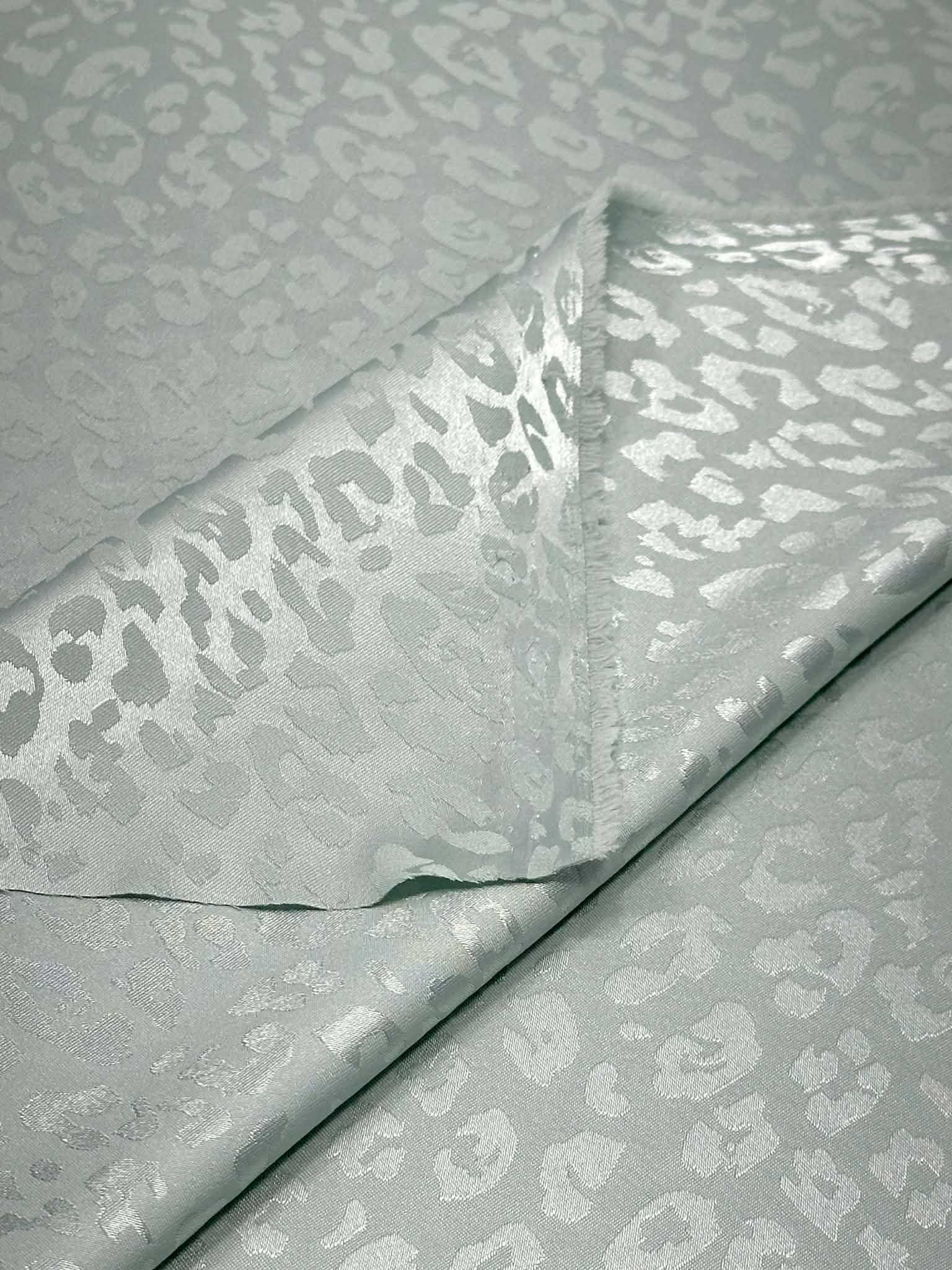 (SATIN) TINY CHEETAH ON MINT
