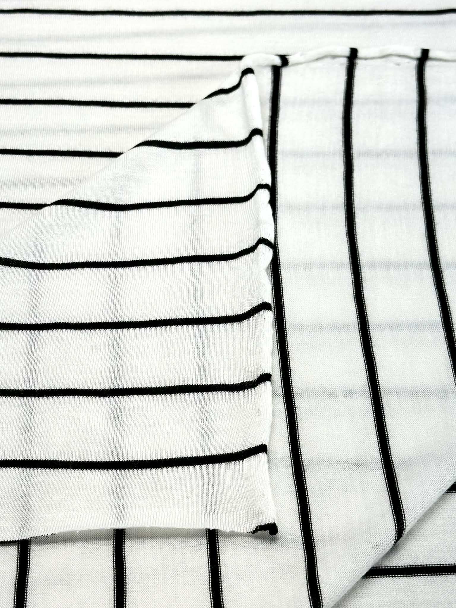 (KNIT) THIN BLACK STRIPES ON OFF WHITE(5)