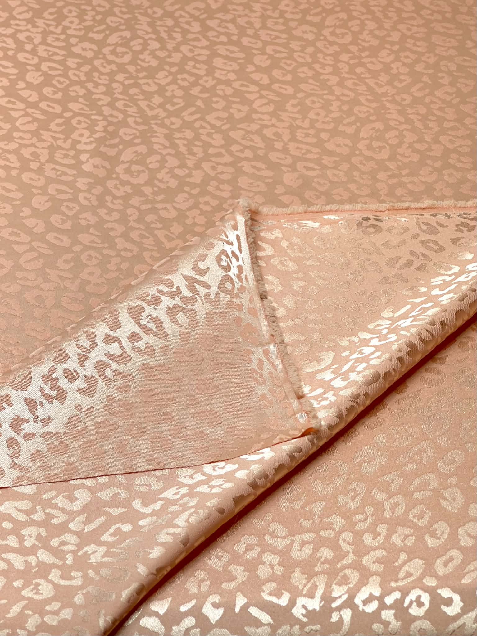 (SATIN) TINY CHEETAH ON PEACH