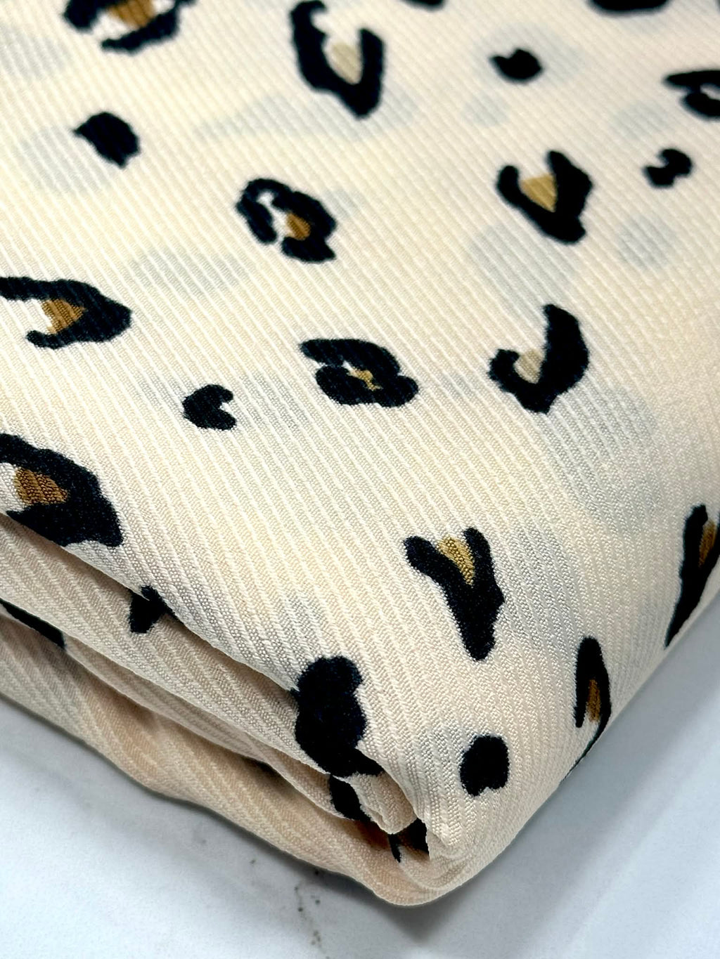(TWILL WOVEN) TINY LEOPARD ON CREAM