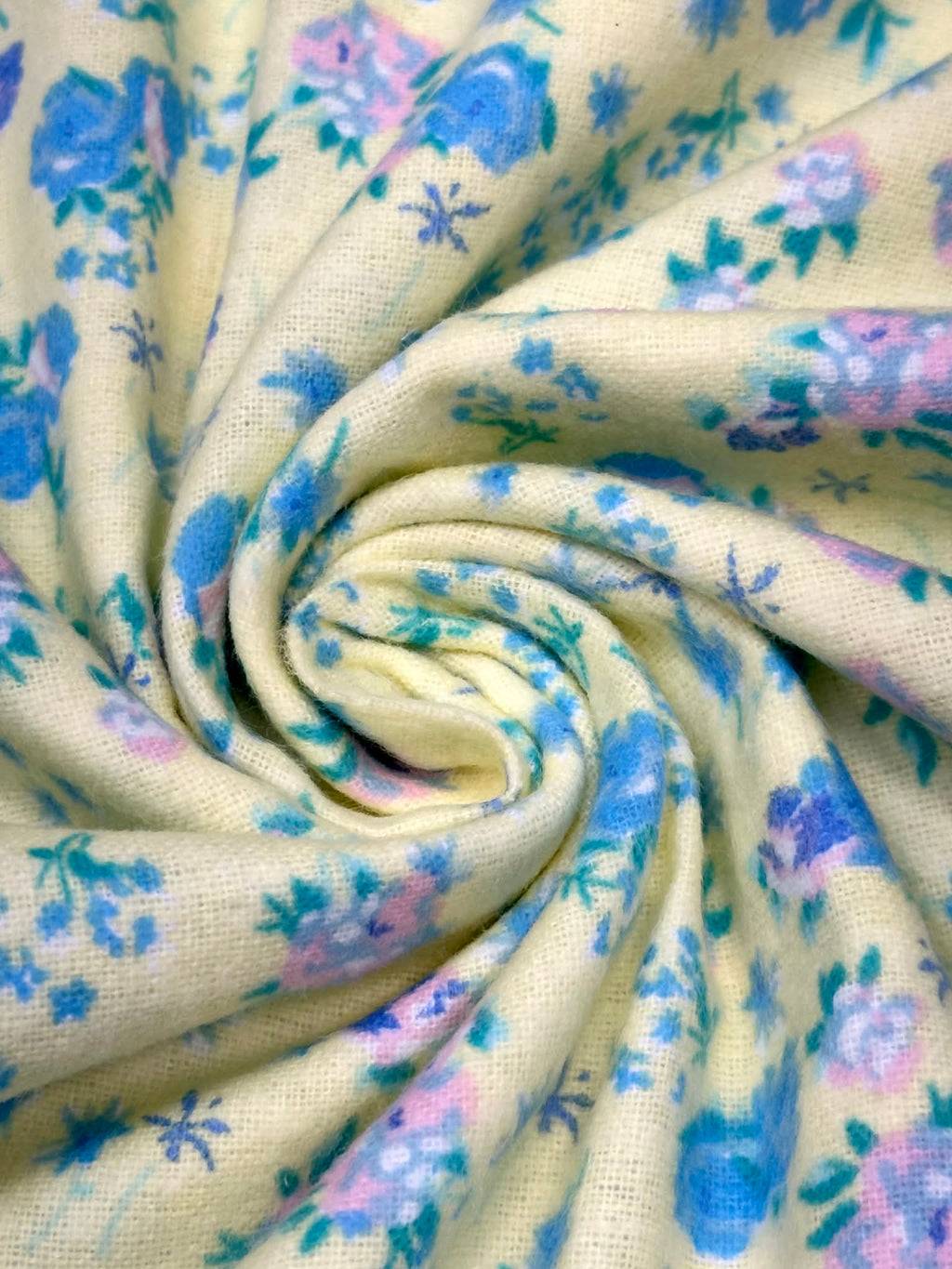(FLANNEL COTTON) FLORAL PATTERN ON SOFT YELLOW
