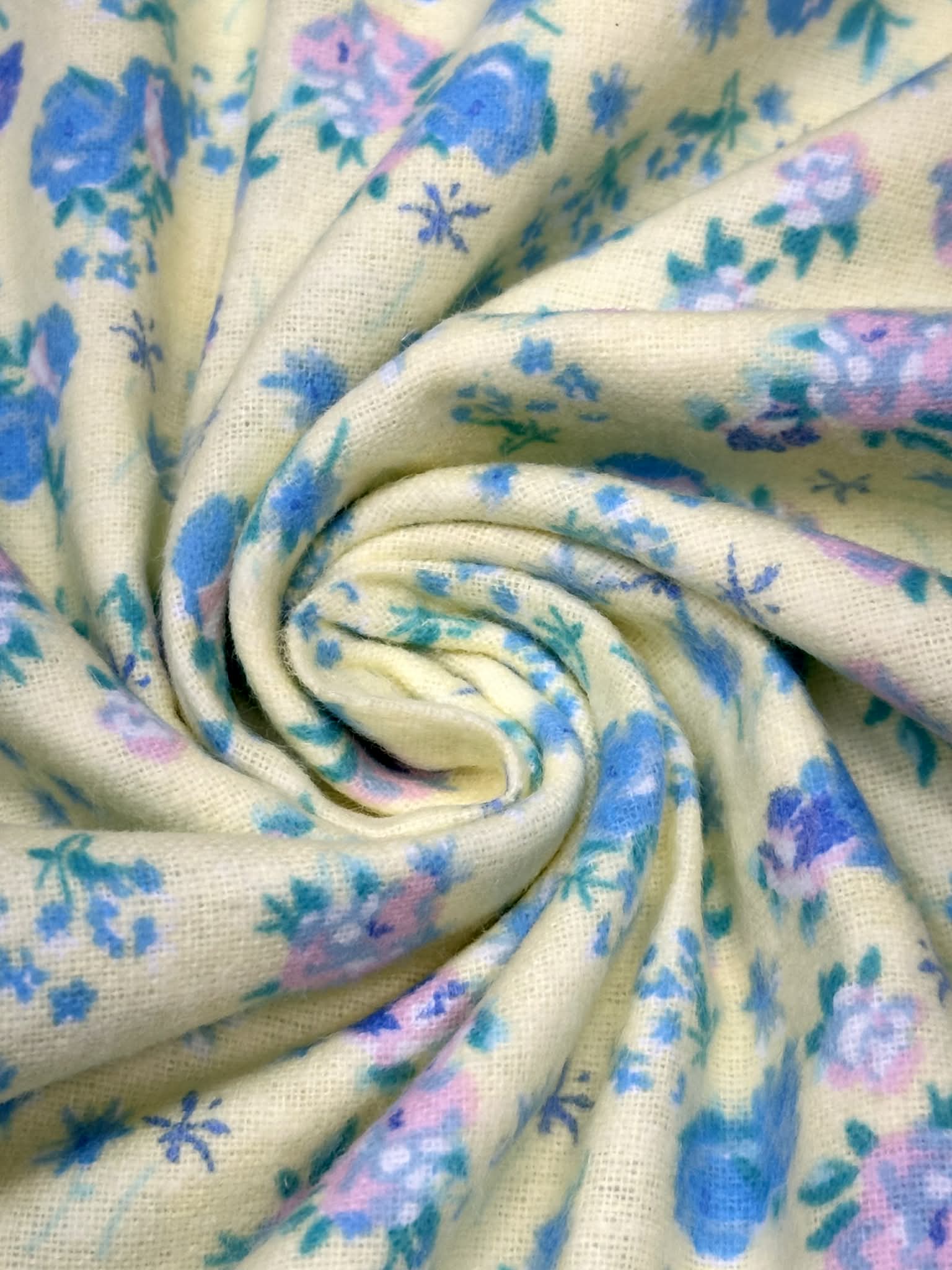(FLANNEL COTTON) FLORAL PATTERN ON SOFT YELLOW