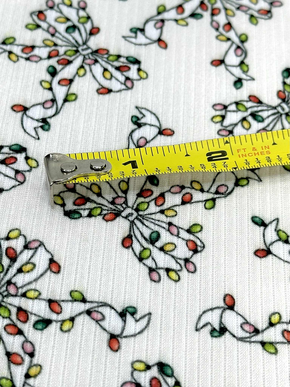 (4X2 RIB) CHRISTMAS LIGHT BOWS ON OFF WHITE