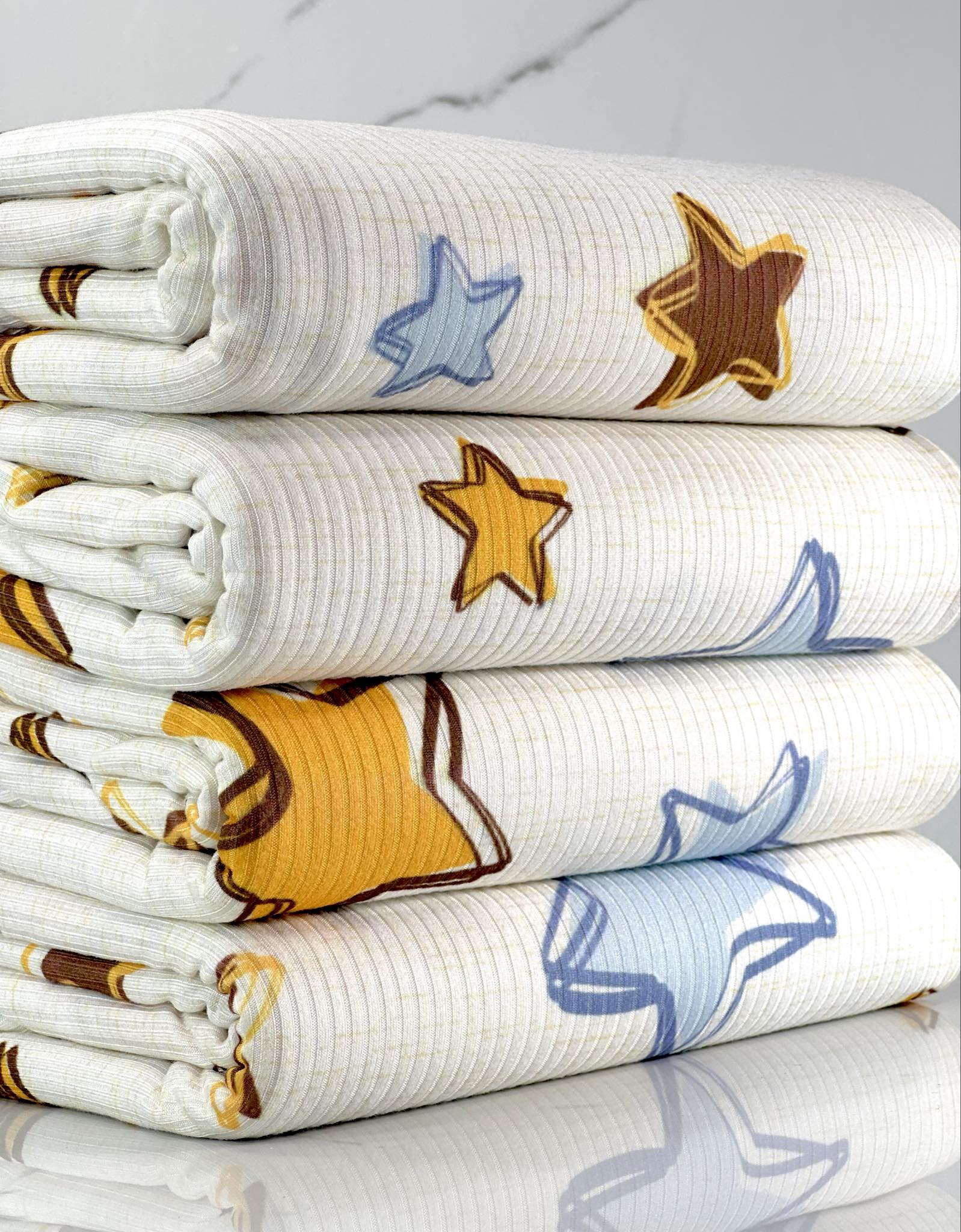 (YUMMY RIB) BLUE, MUSTARD, AND BROWN STARS ON CREAM(4)