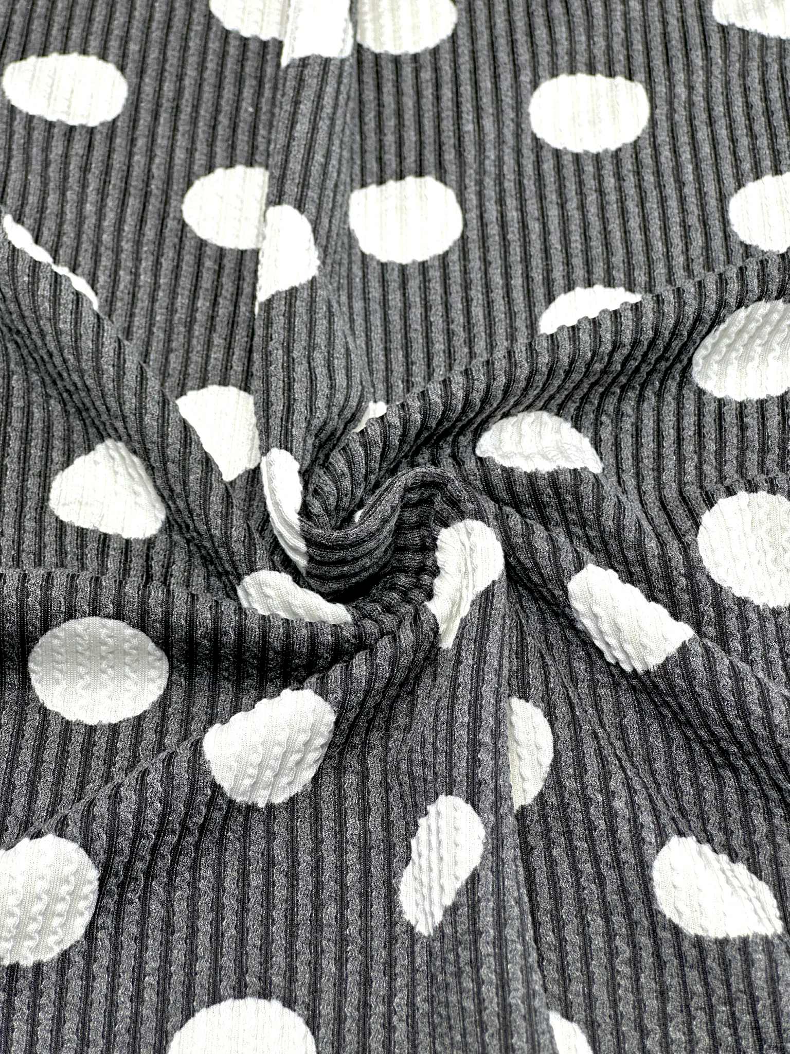 (URBAN RIB) WHITE POLKA DOTS ON CHARCOAL