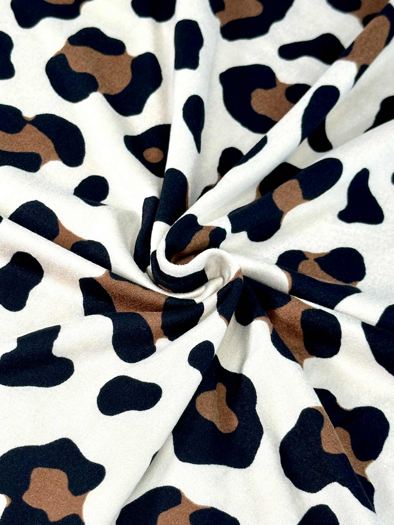 (DBP) CHEETAH PRINT ON CREAM