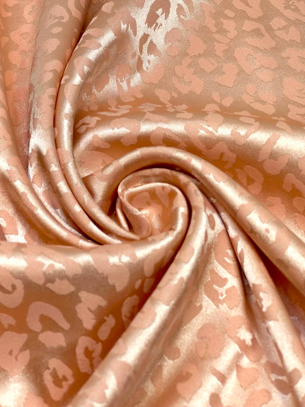 (SATIN) TINY CHEETAH ON PEACH