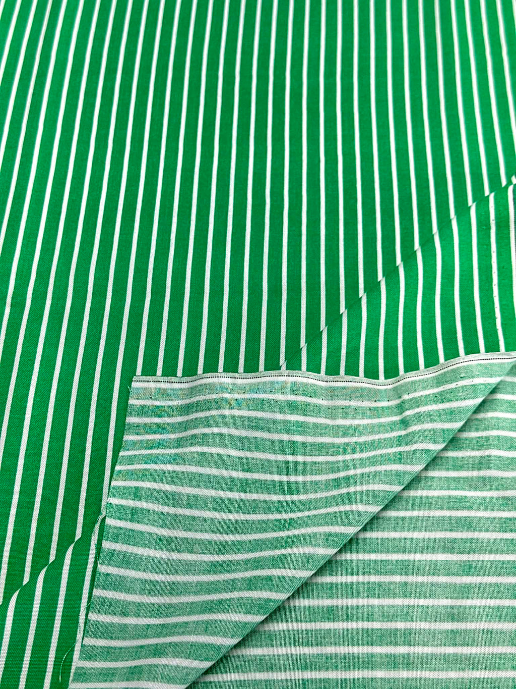 (WOVEN) THIN OFF WHITE STRIPES ON GREEN