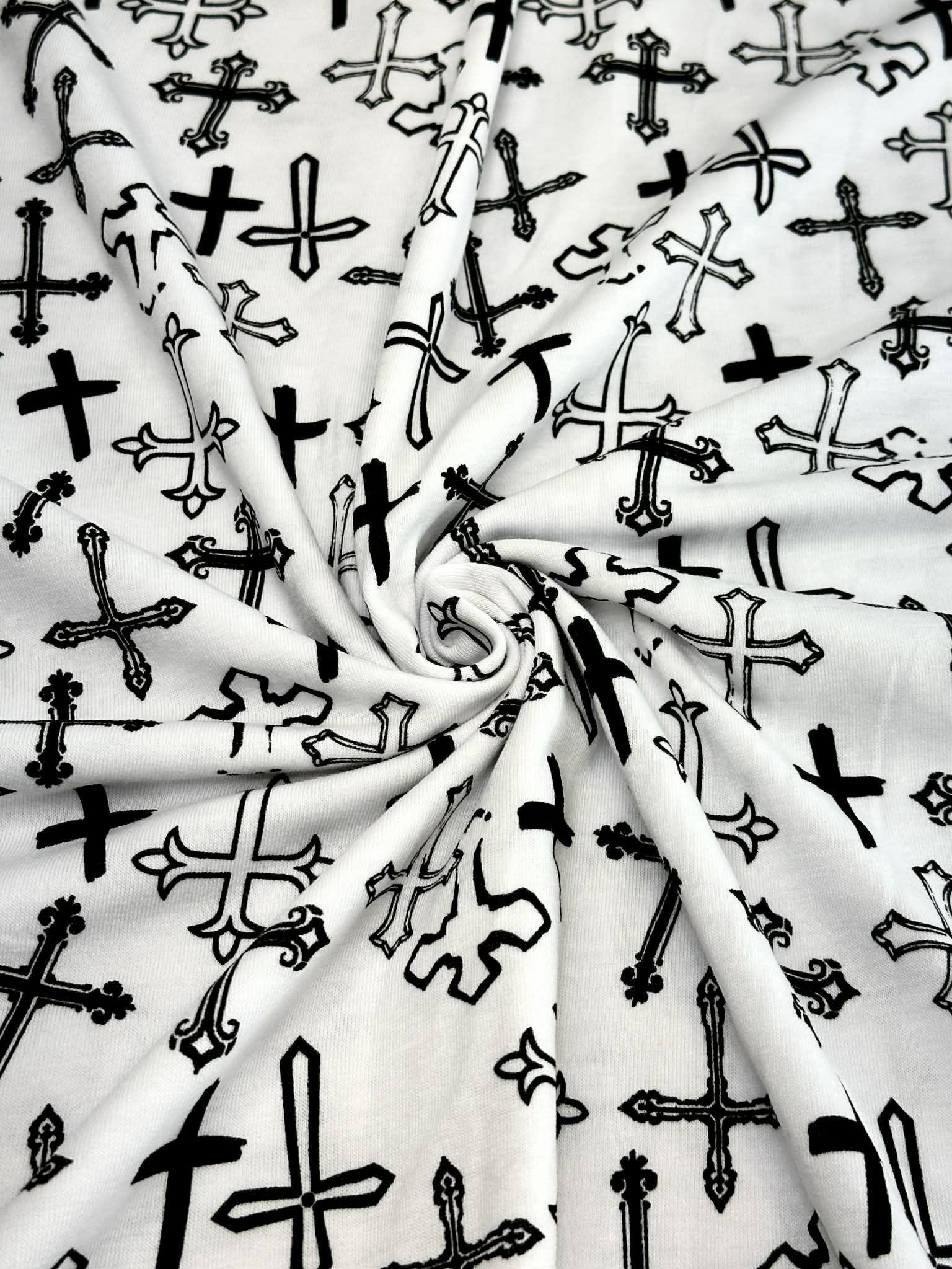 (JERSEY KNIT) BLACK CROSSES ON OFF WHITE