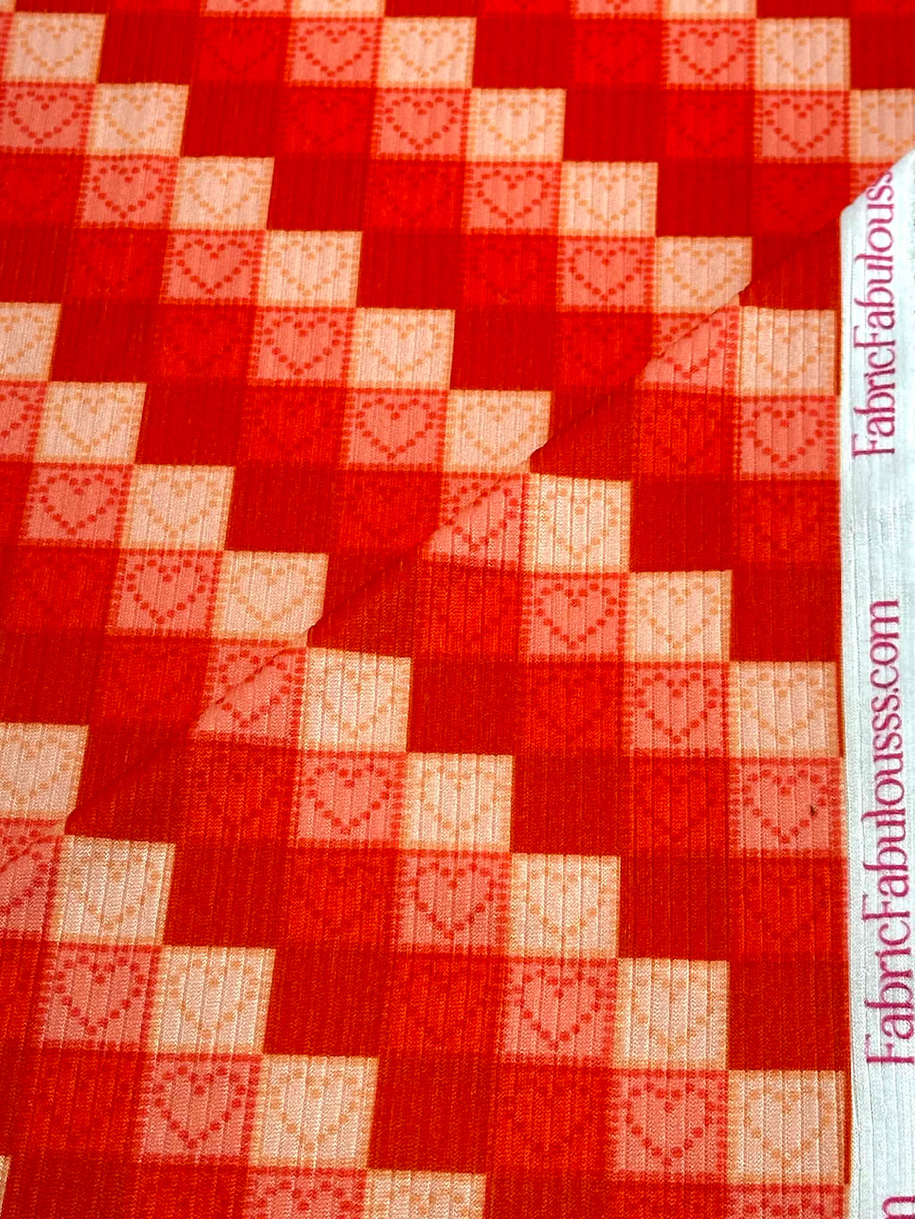 (4X2 YUMMY RIB) PINK AND RED HEARTS ON CHECKERED PATTERN