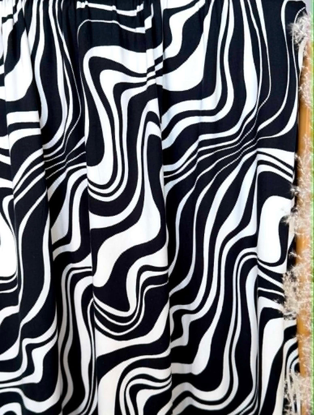 (DBP) BLACK AND WHITE SWIRLS