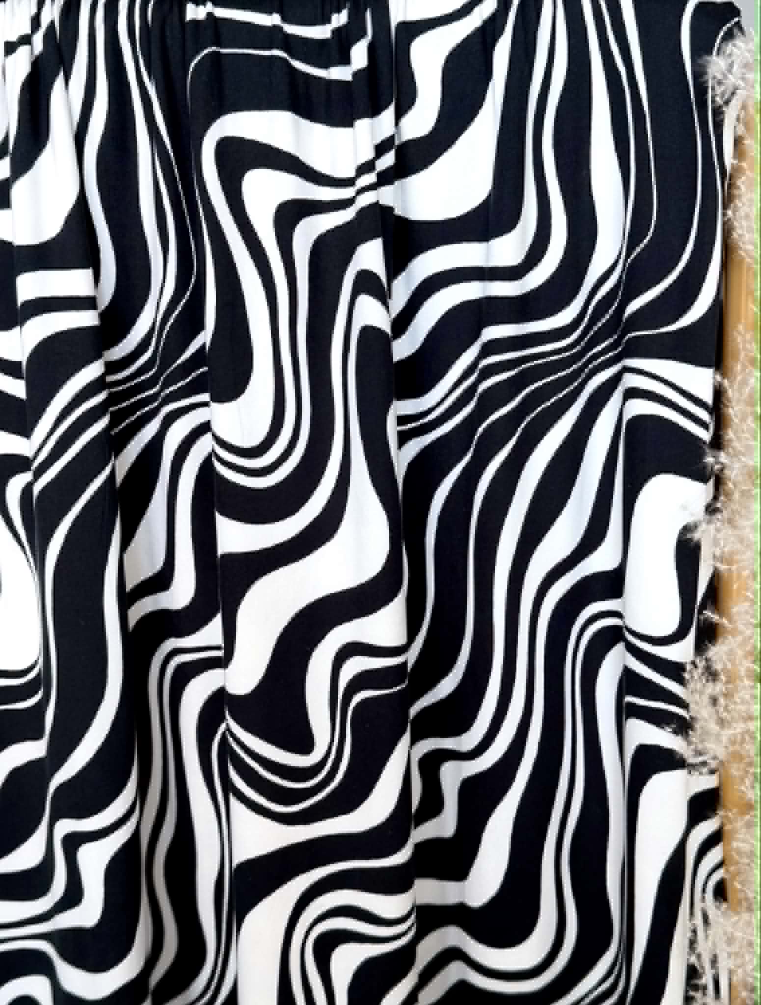 (DBP) BLACK AND WHITE SWIRLS