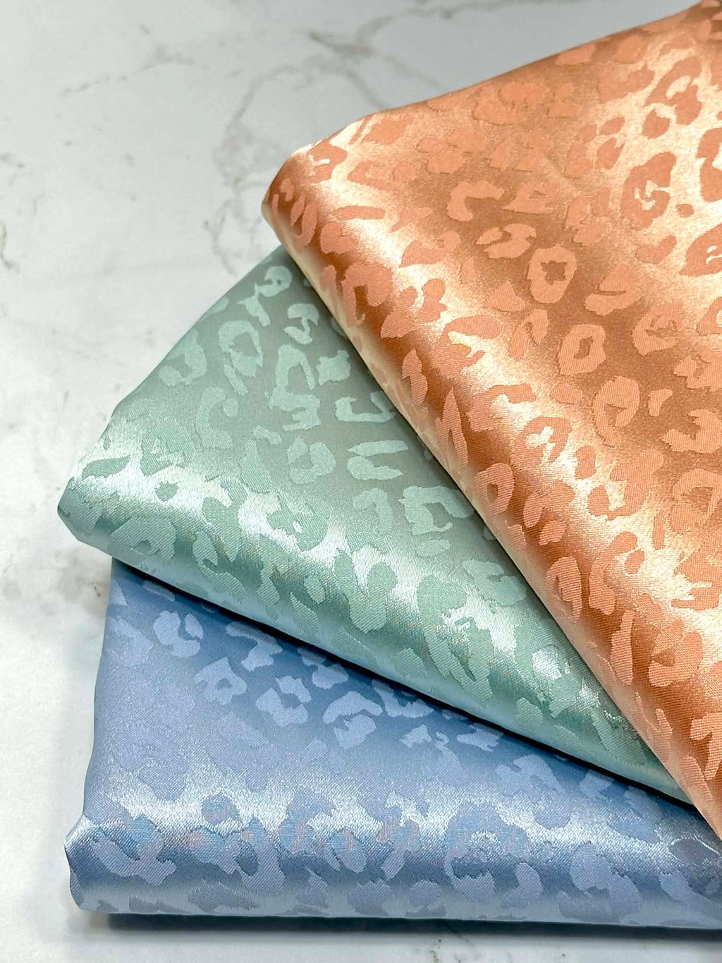 (SATIN) TINY CHEETAH ON MINT