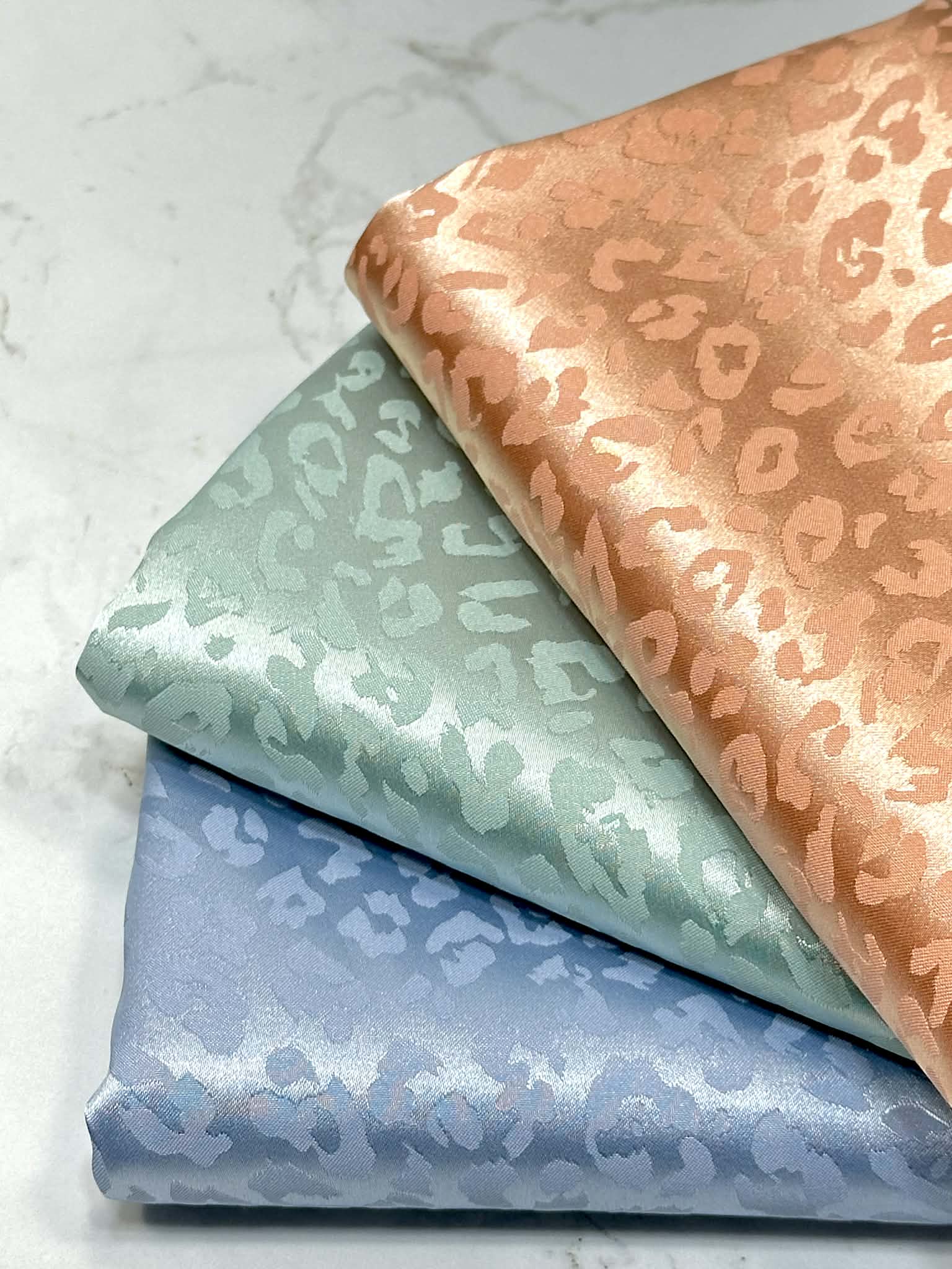(SATIN) TINY CHEETAH ON MINT