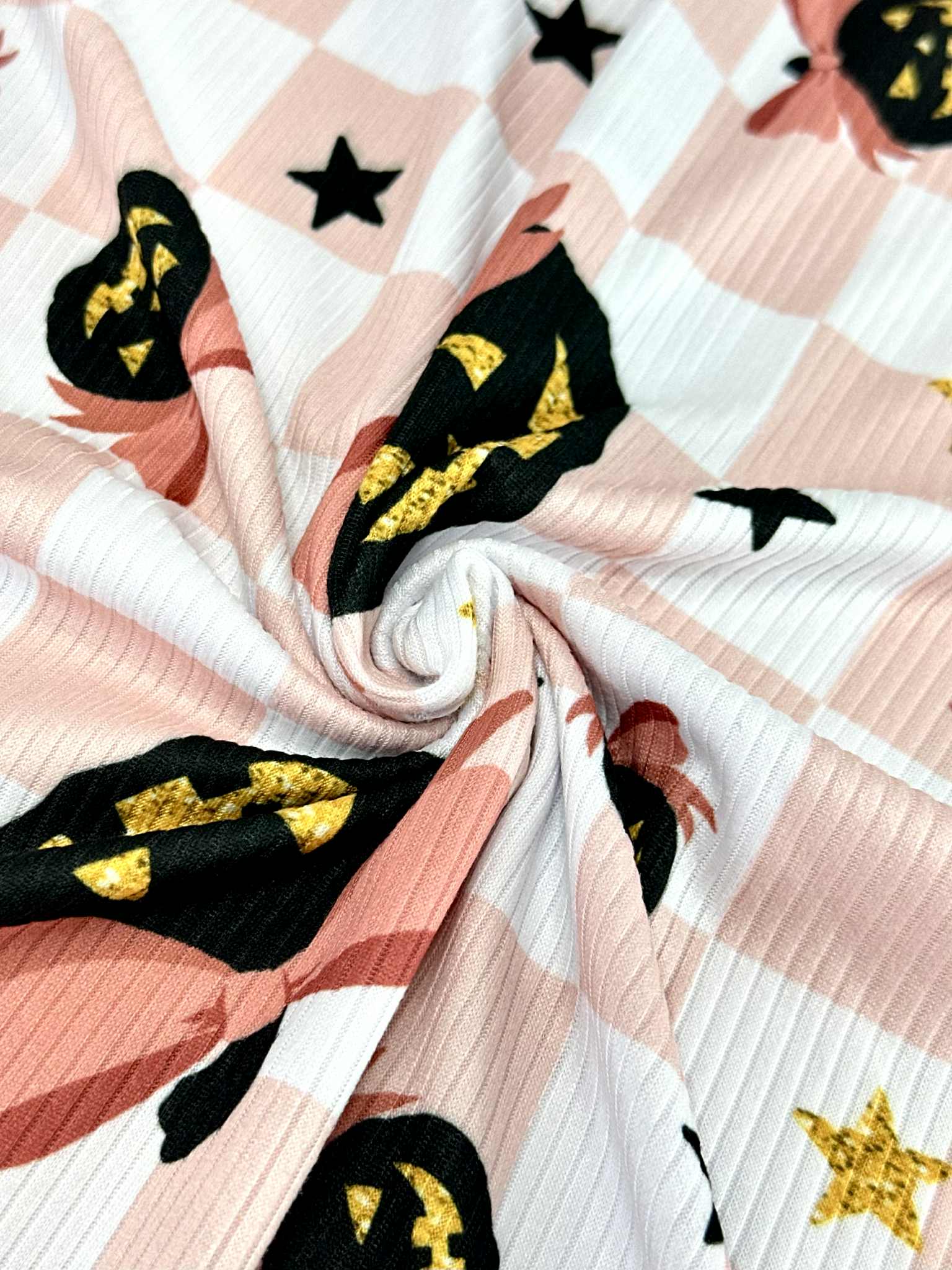 (YUMMY RIB) BLACK PUMPKINS WITH BOWS AND STARS ON LIGHT PINK CHECKERED (3)