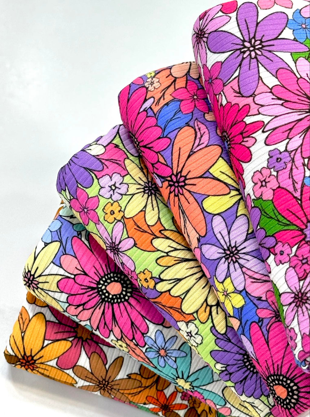 (YUMMY RIB) NEW MINT, LIGHT YELLOW AND FUCHSIA FLOWERS ON WHITE (3)