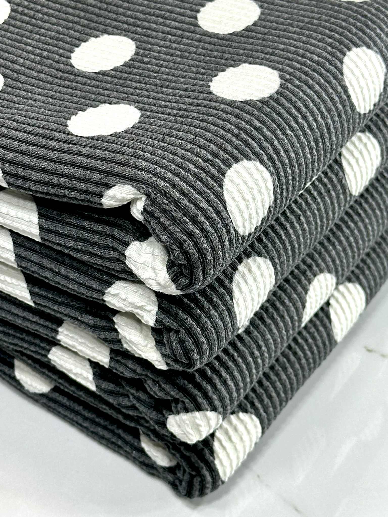 (URBAN RIB) WHITE POLKA DOTS ON CHARCOAL