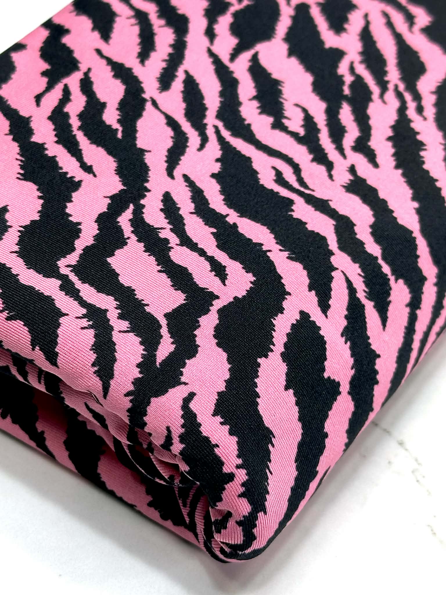 (ITY) BLACK ZEBRA ON PINK