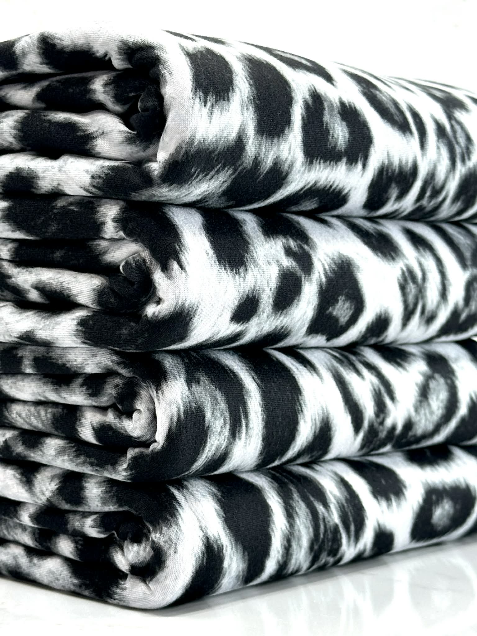 (DBP) BLACK CHEETAH ON LIGHT GRAY