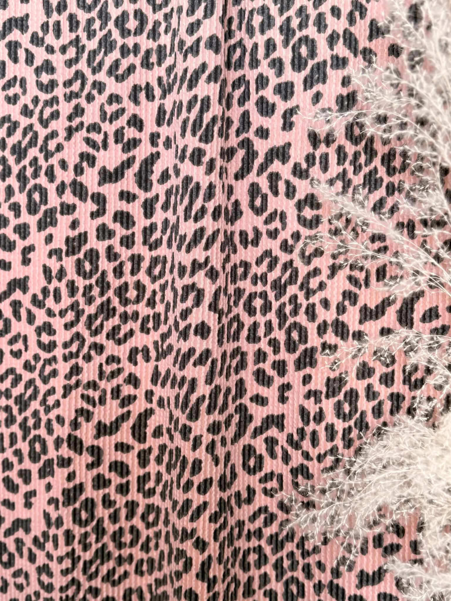 (URBAN RIB) BLACK LEOPARD ON CLAY