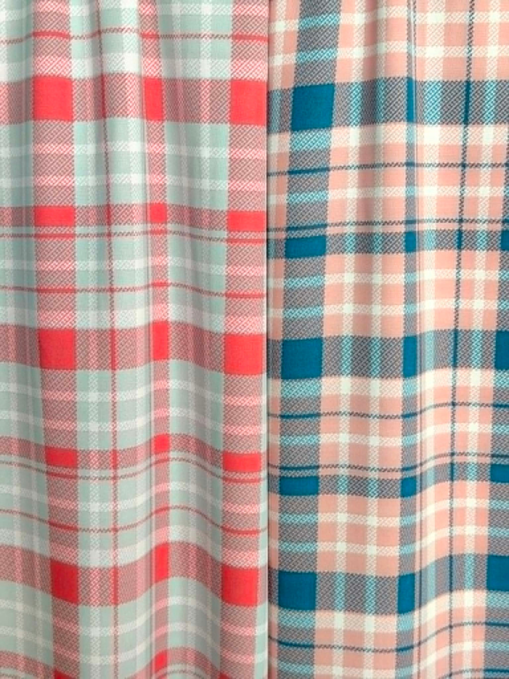 (WOVEN) LIGHT GRAY AND CORAL PLAID