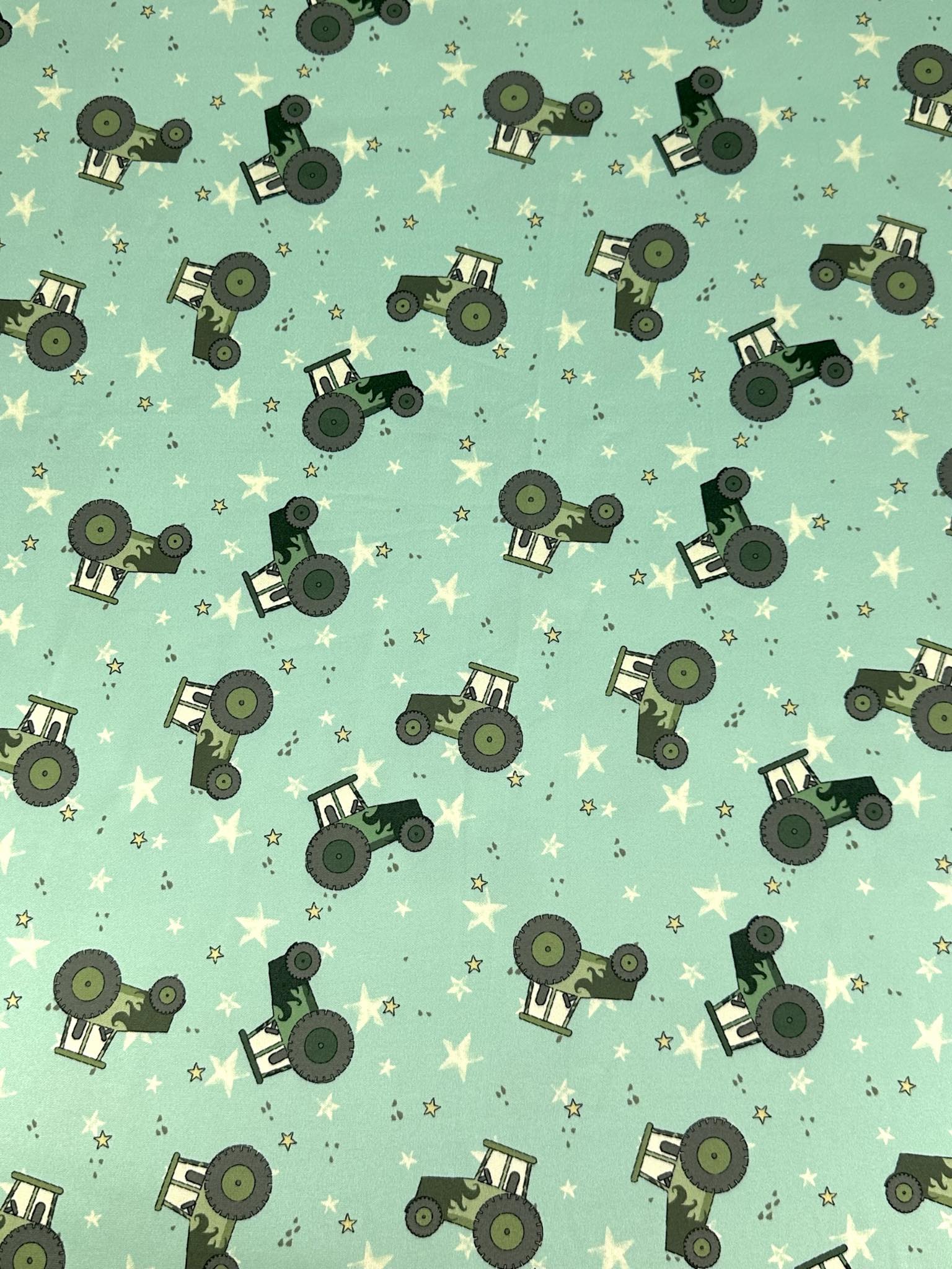 (DBP) TRACTORS AND STARS ON GREEN