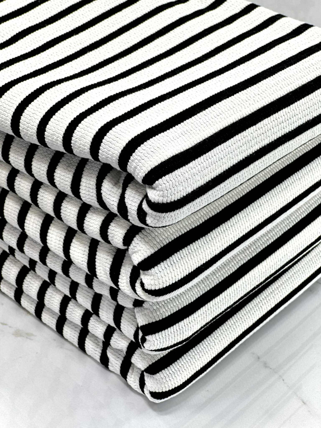 (KNIT) BLACK LINES ON OFF WHITE