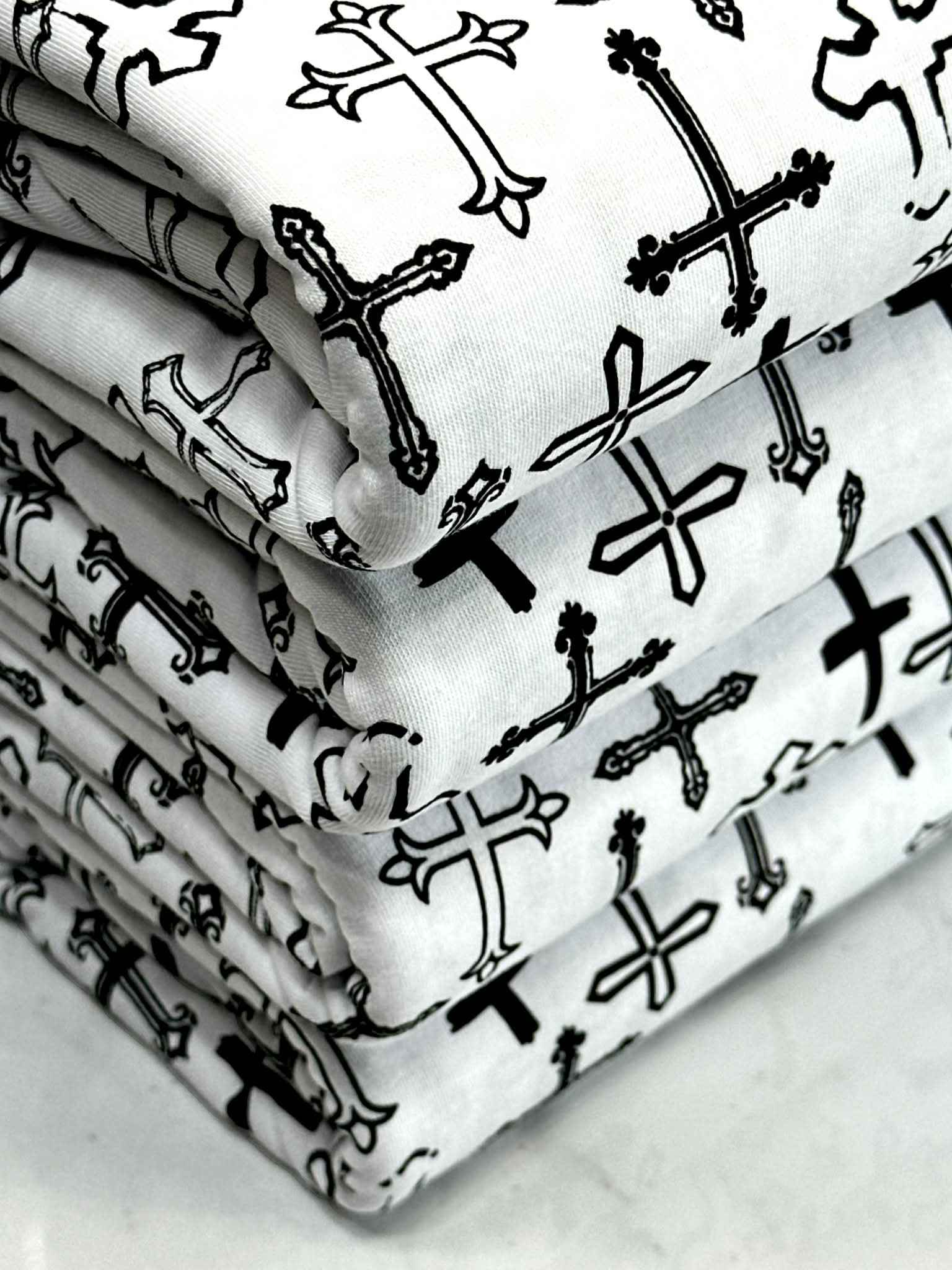 (JERSEY KNIT) BLACK CROSSES ON OFF WHITE