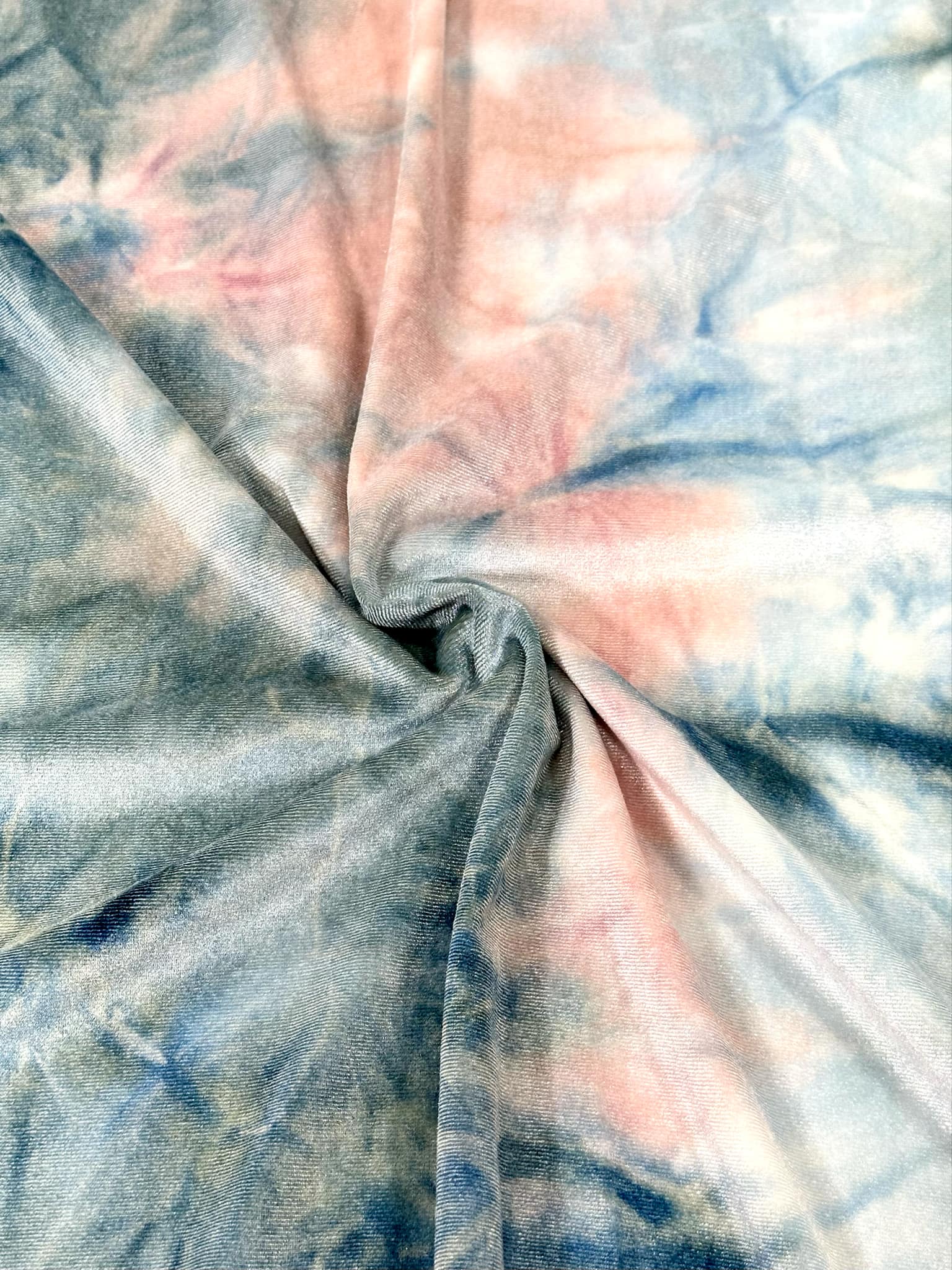 (VELVET) SOFT BLUE AND BLUSH TIE DYE (1)