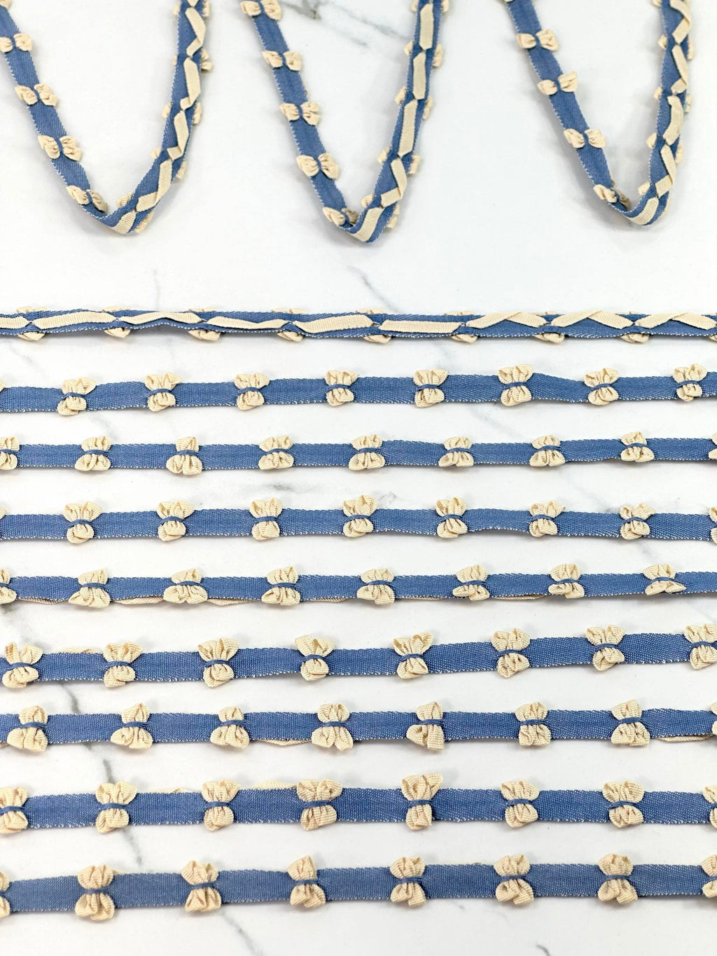 (TRIM) CREAM BOWS ON DENIM STRIP