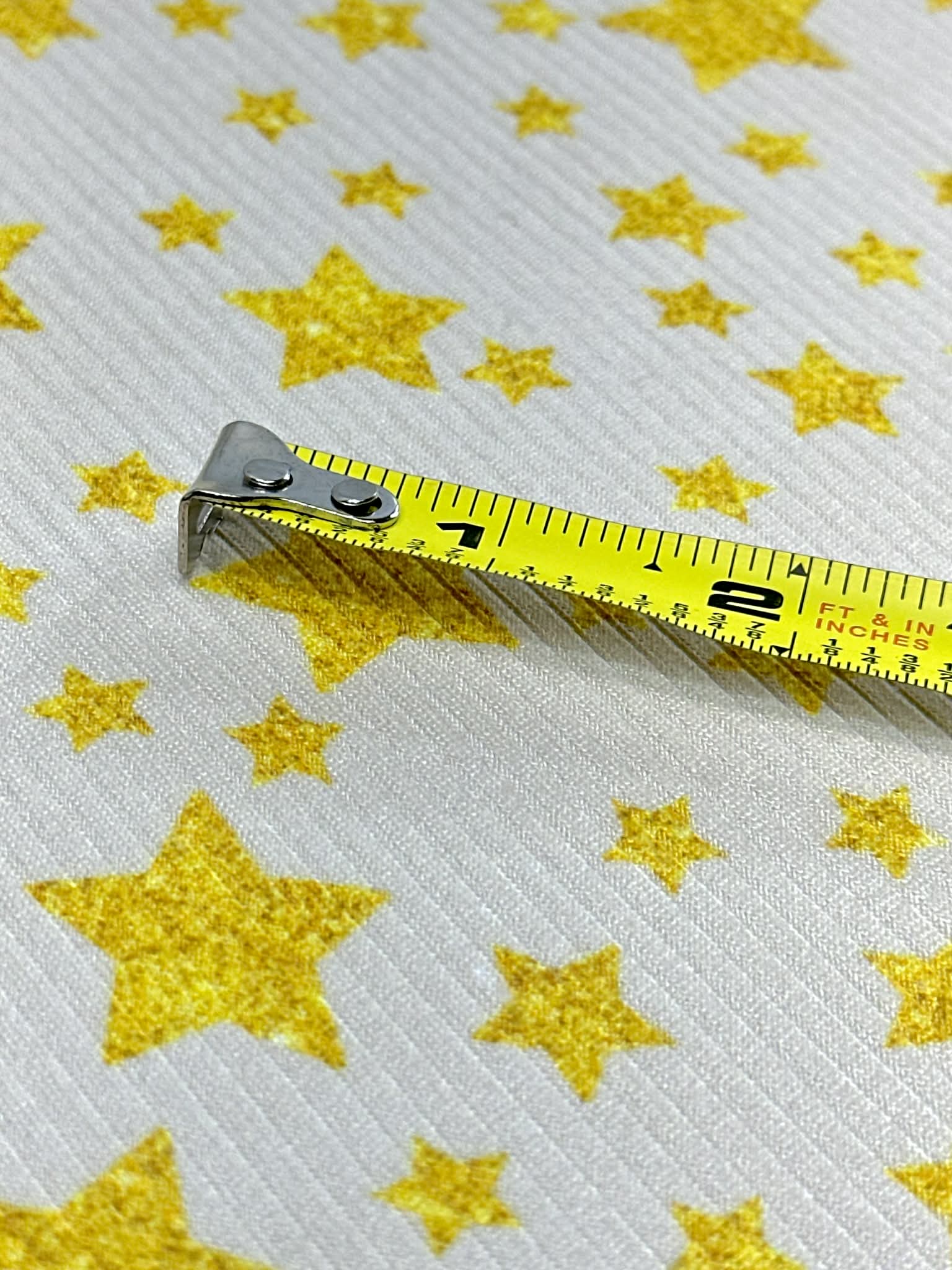 (4X2 YUMMY RIB) GOLD SHIMMER STARS ON CREAM