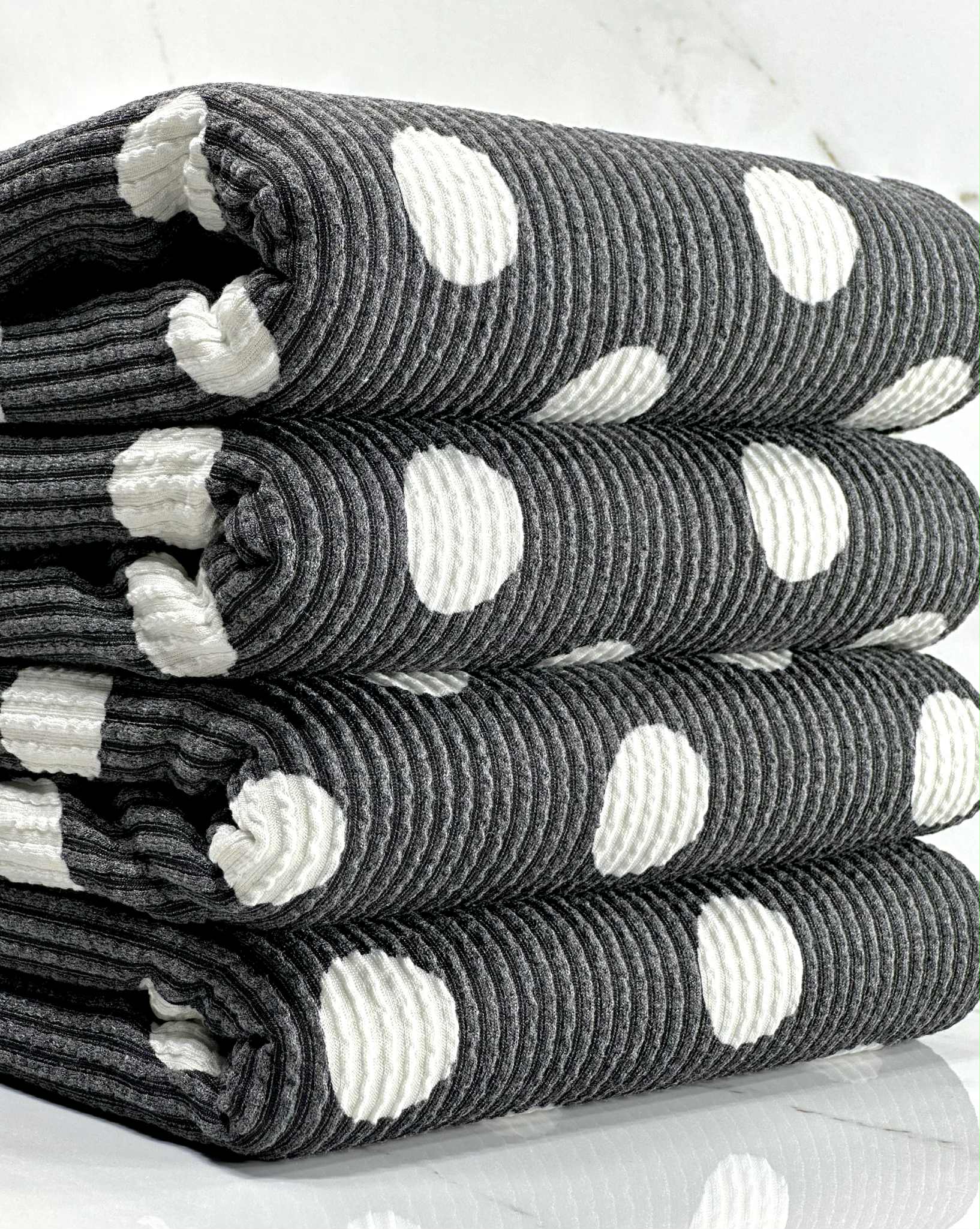 (URBAN RIB) WHITE POLKA DOTS ON CHARCOAL