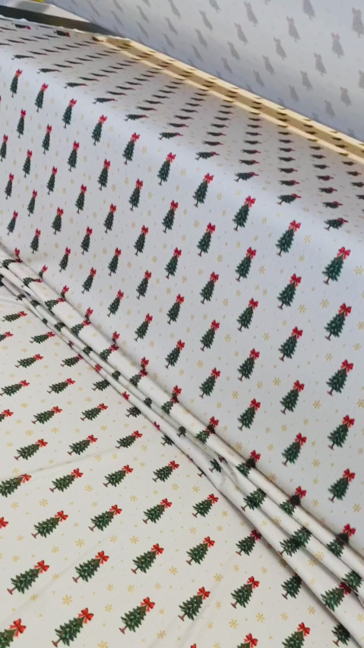 (4X2 RIB) CHRISTMAS TREE RED BOWS ON SHIMMER OFF WHITE